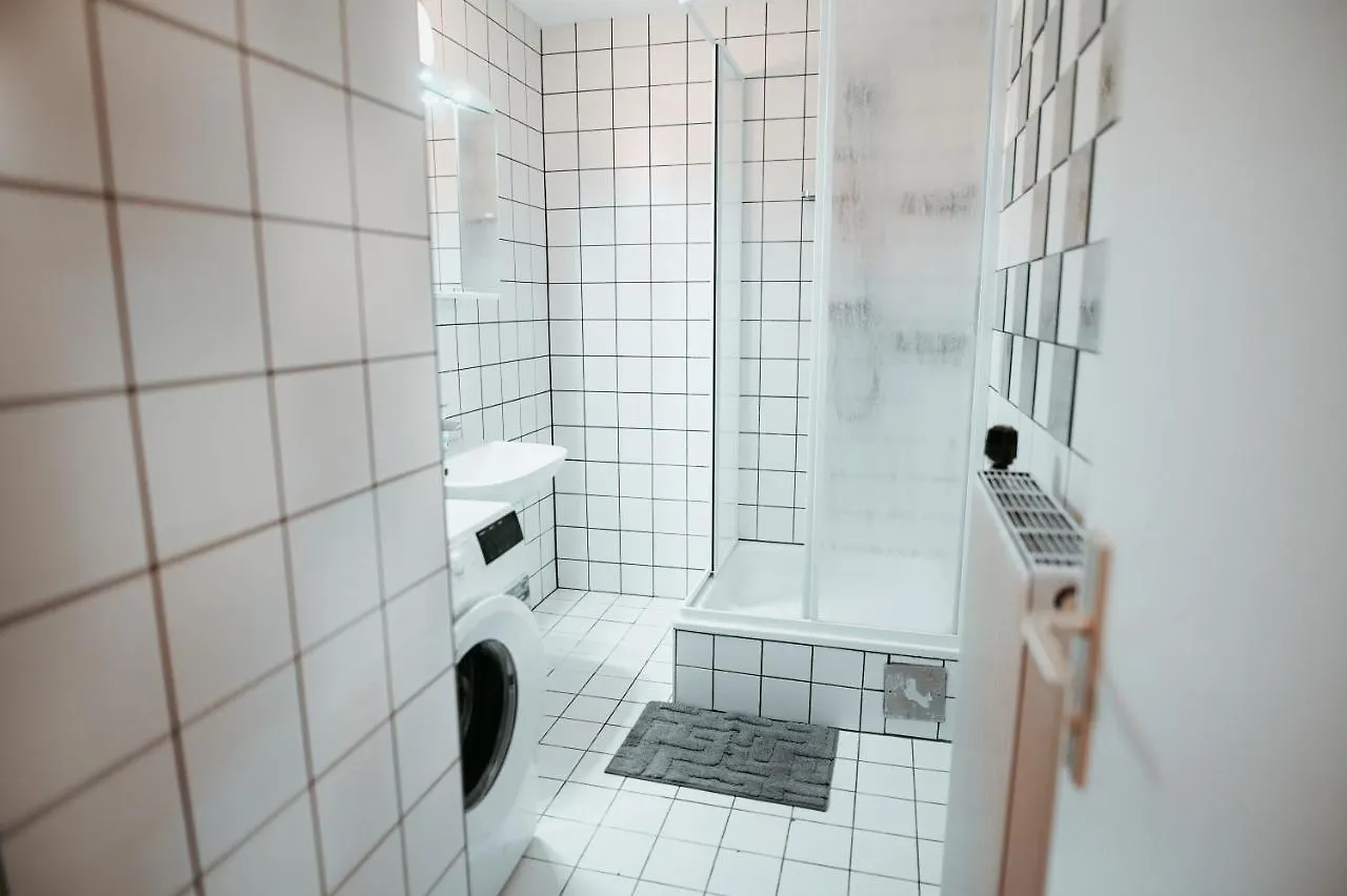 Vienna Shopping Center 12 Apartment