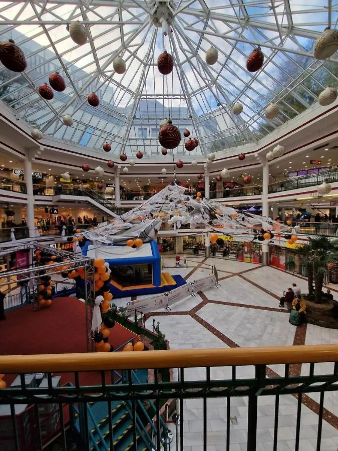 Vienna Shopping Center 12 Apartment