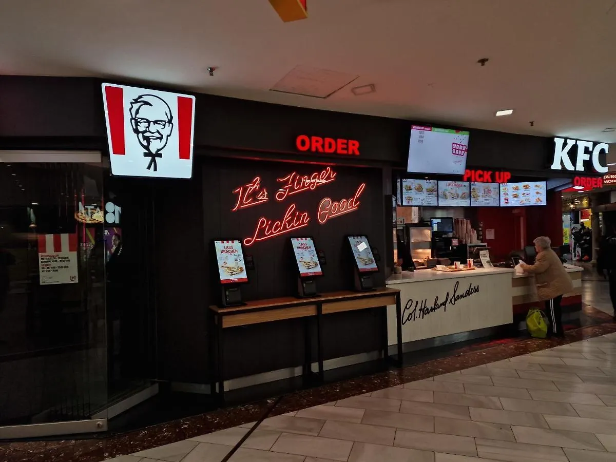 Vienna Shopping Center 12 Apartment